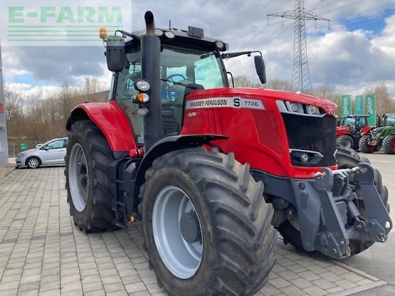 Massey Ferguson 7726 s dyna-vt exclusive Exclusive - Traktor: 3 kép. Massey Ferguson 7726 s dyna-vt exclusive Exclusive - Traktor: 3 kép.