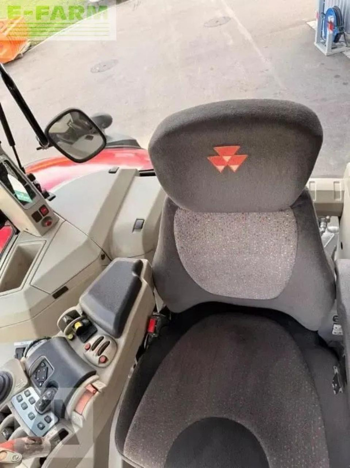 Massey Ferguson 8737 - Traktor: 2 kép. Massey Ferguson 8737 - Traktor: 2 kép.