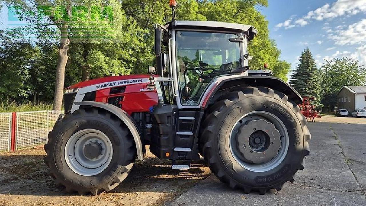Massey Ferguson 8s.305 dyna-vt exclusive Exclusive - Traktor: 4 kép. Massey Ferguson 8s.305 dyna-vt exclusive Exclusive - Traktor: 4 kép.