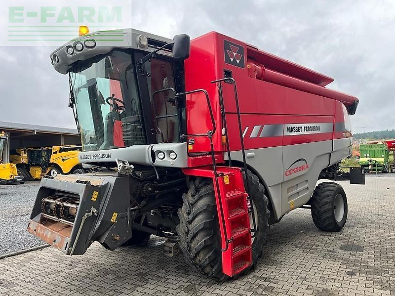 Massey Ferguson centora 7282 al - Kombájn: 1 kép. Massey Ferguson centora 7282 al - Kombájn: 1 kép.