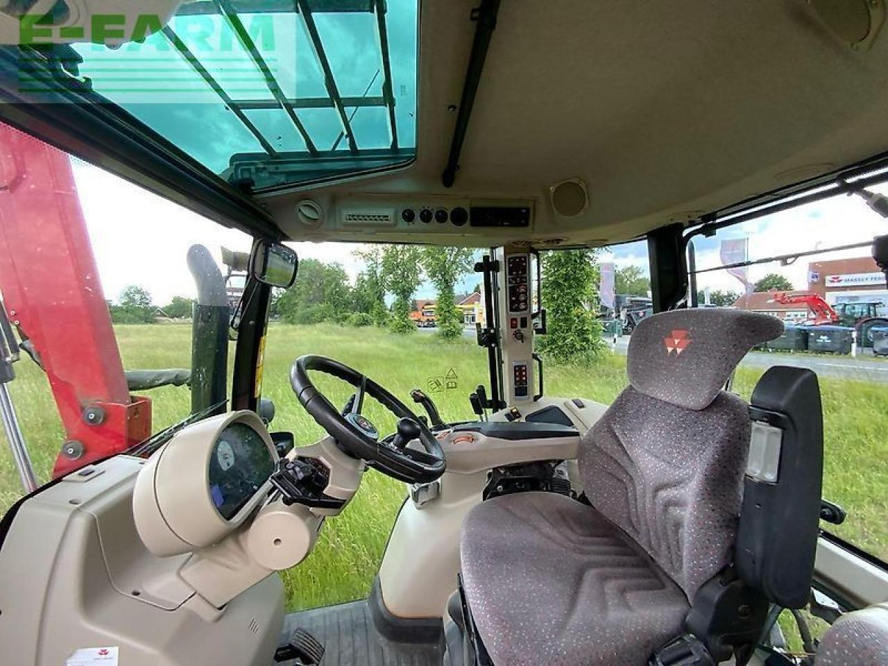 Massey Ferguson mf 5613 dyna6 efficient Efficient - Traktor: 4 kép. Massey Ferguson mf 5613 dyna6 efficient Efficient - Traktor: 4 kép.