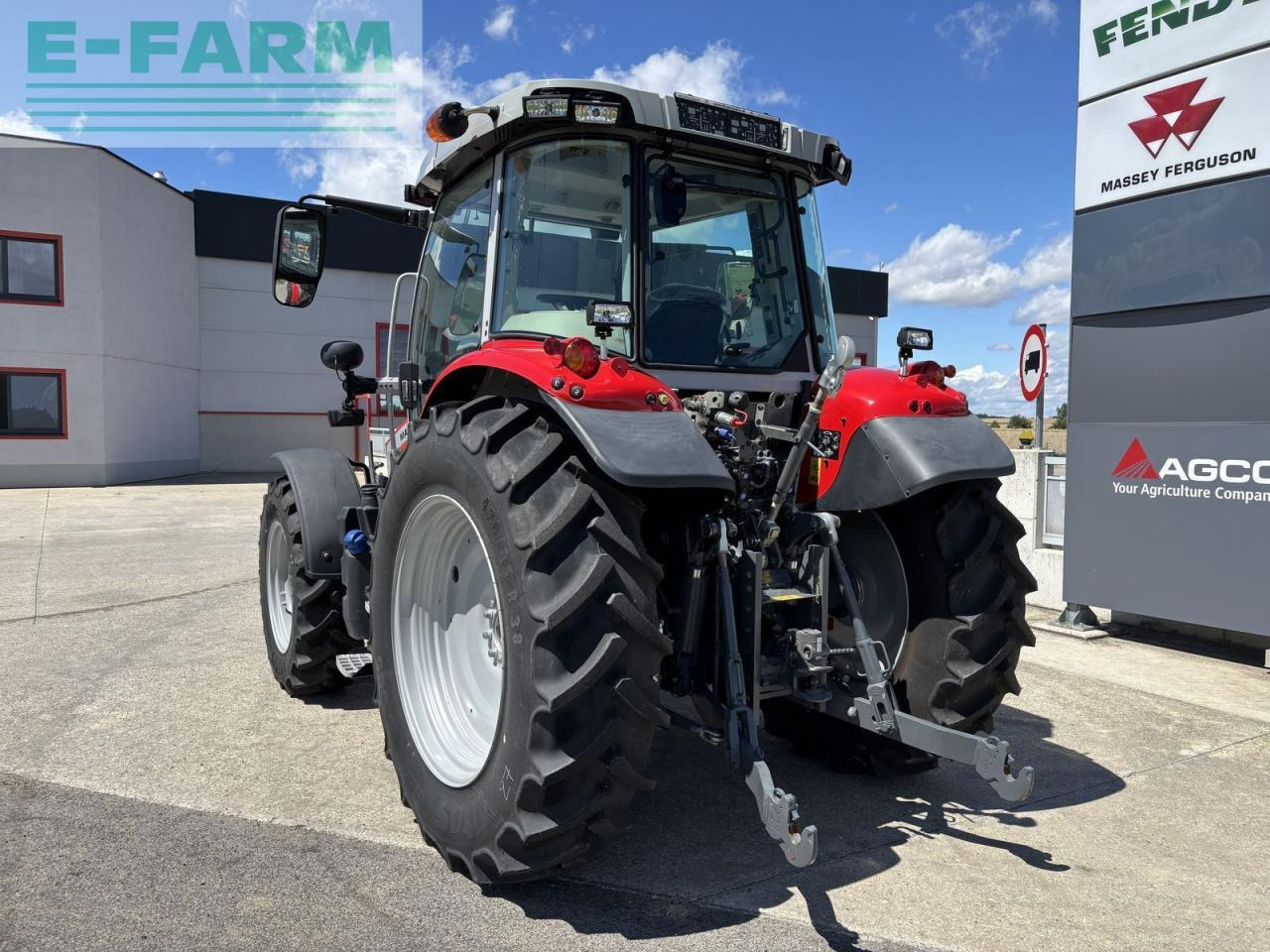 Massey Ferguson mf 5s.115 dyna-6 efficient Efficient - Traktor: 5 kép. Massey Ferguson mf 5s.115 dyna-6 efficient Efficient - Traktor: 5 kép.