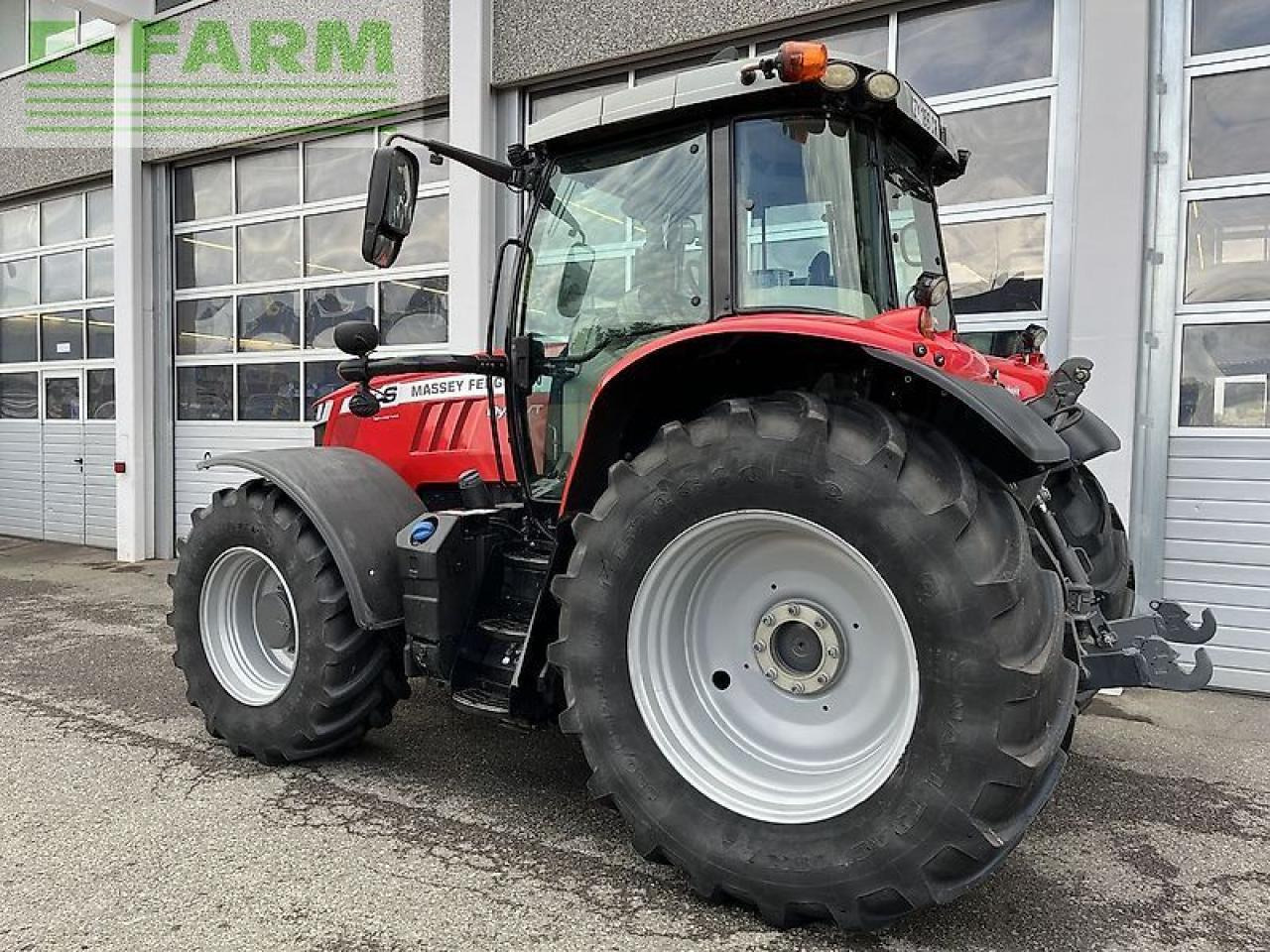 Massey Ferguson mf 6715 s dyna-vt exclusive Exclusive - Traktor: 4 kép. Massey Ferguson mf 6715 s dyna-vt exclusive Exclusive - Traktor: 4 kép.