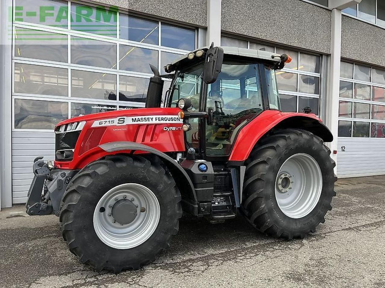 Massey Ferguson mf 6715 s dyna-vt exclusive Exclusive - Traktor: 2 kép. Massey Ferguson mf 6715 s dyna-vt exclusive Exclusive - Traktor: 2 kép.