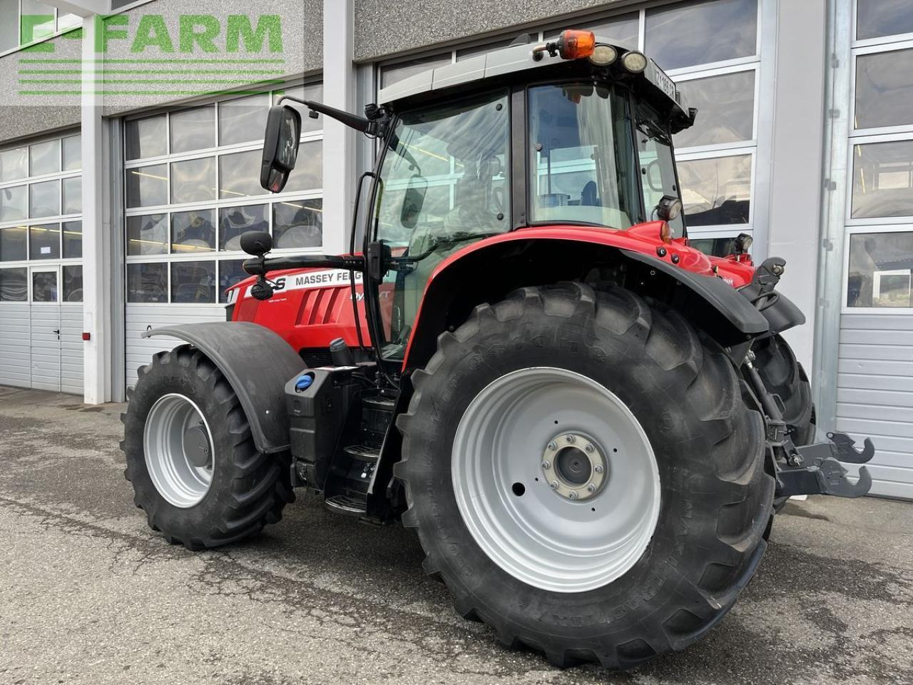 Massey Ferguson mf 6715 s dyna-vt exclusive Exclusive - Traktor: 4 kép. Massey Ferguson mf 6715 s dyna-vt exclusive Exclusive - Traktor: 4 kép.