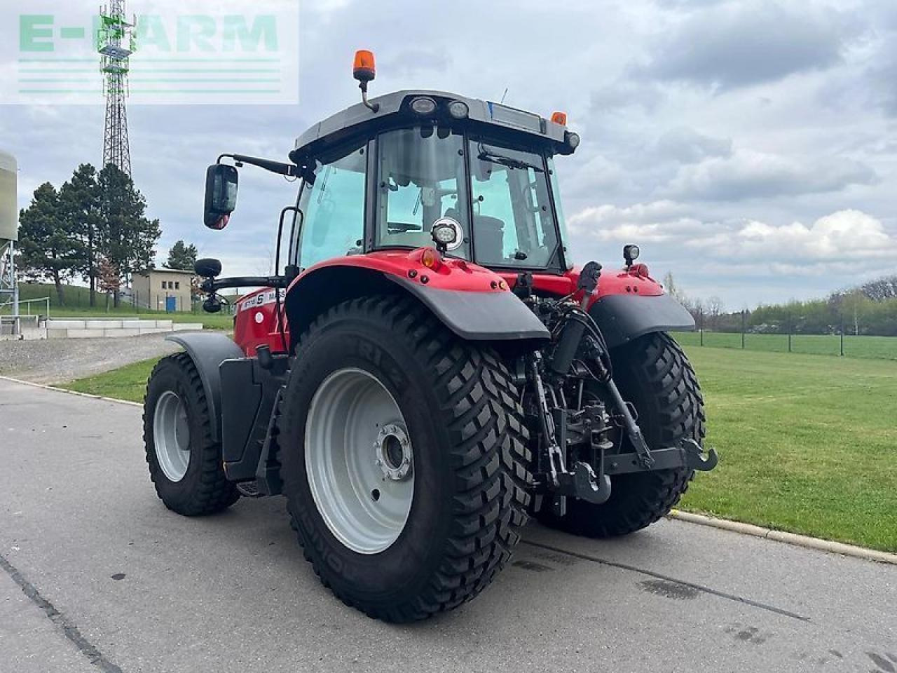 Massey Ferguson mf 6716 s dyna-vt efficient Efficient - Traktor: 4 kép. Massey Ferguson mf 6716 s dyna-vt efficient Efficient - Traktor: 4 kép.