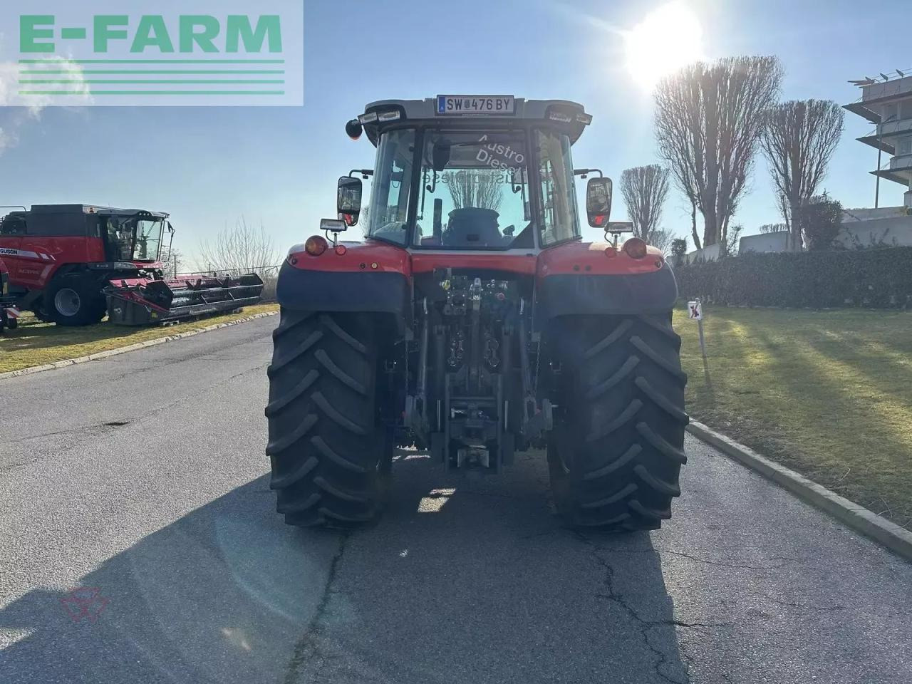 Massey Ferguson mf 6s.180 - Traktor: 4 kép. Massey Ferguson mf 6s.180 - Traktor: 4 kép.