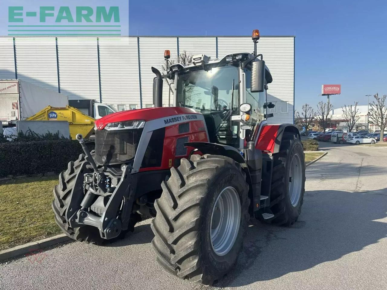 Massey Ferguson mf 8s.205 - Traktor: 3 kép. Massey Ferguson mf 8s.205 - Traktor: 3 kép.