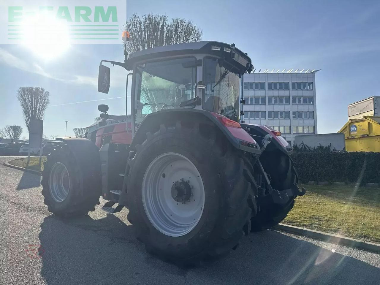 Massey Ferguson mf 8s.205 - Traktor: 5 kép. Massey Ferguson mf 8s.205 - Traktor: 5 kép.