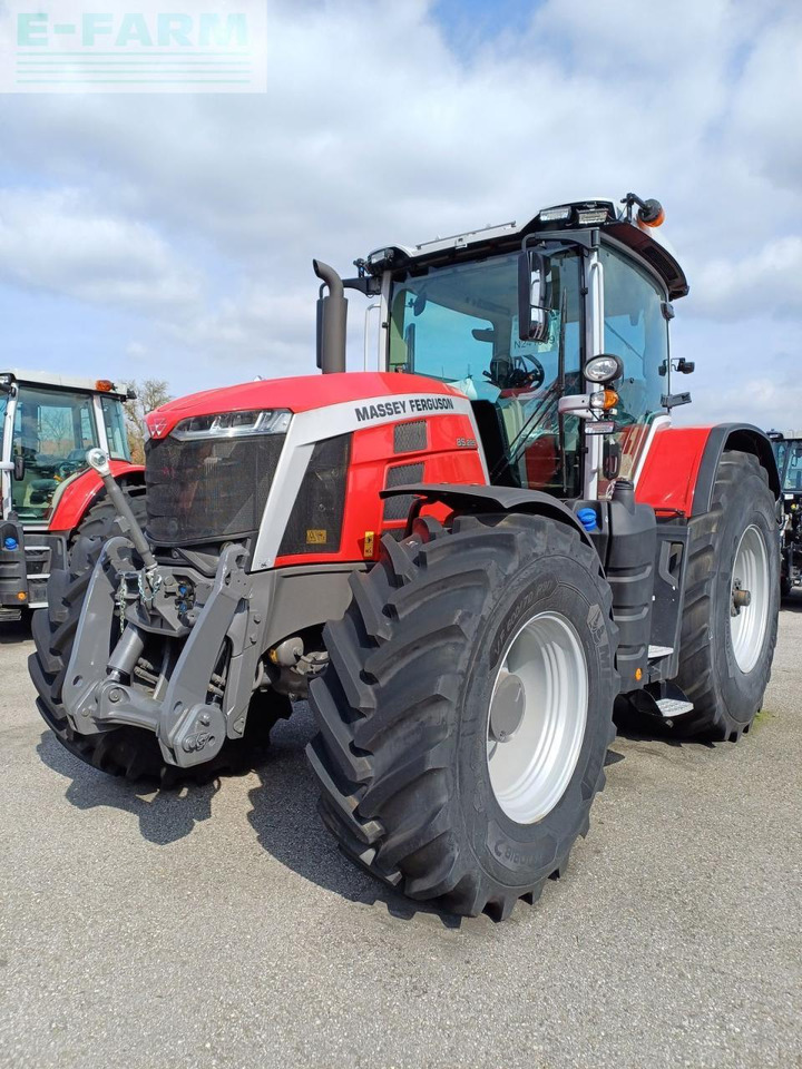 Massey Ferguson mf 8s.225 - Traktor: 1 kép. Massey Ferguson mf 8s.225 - Traktor: 1 kép.
