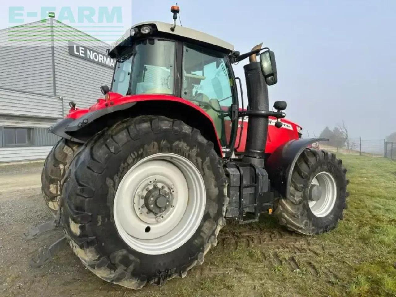 Massey Ferguson mf7724s - Traktor: 3 kép. Massey Ferguson mf7724s - Traktor: 3 kép.
