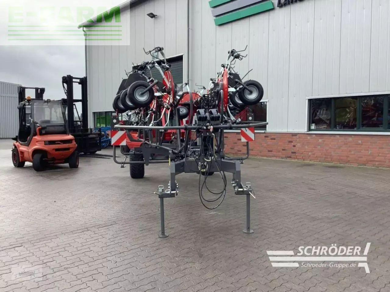 Massey Ferguson td 1310x trc (lotus 1250 t) - Szénaforgató: 2 kép. Massey Ferguson td 1310x trc (lotus 1250 t) - Szénaforgató: 2 kép.