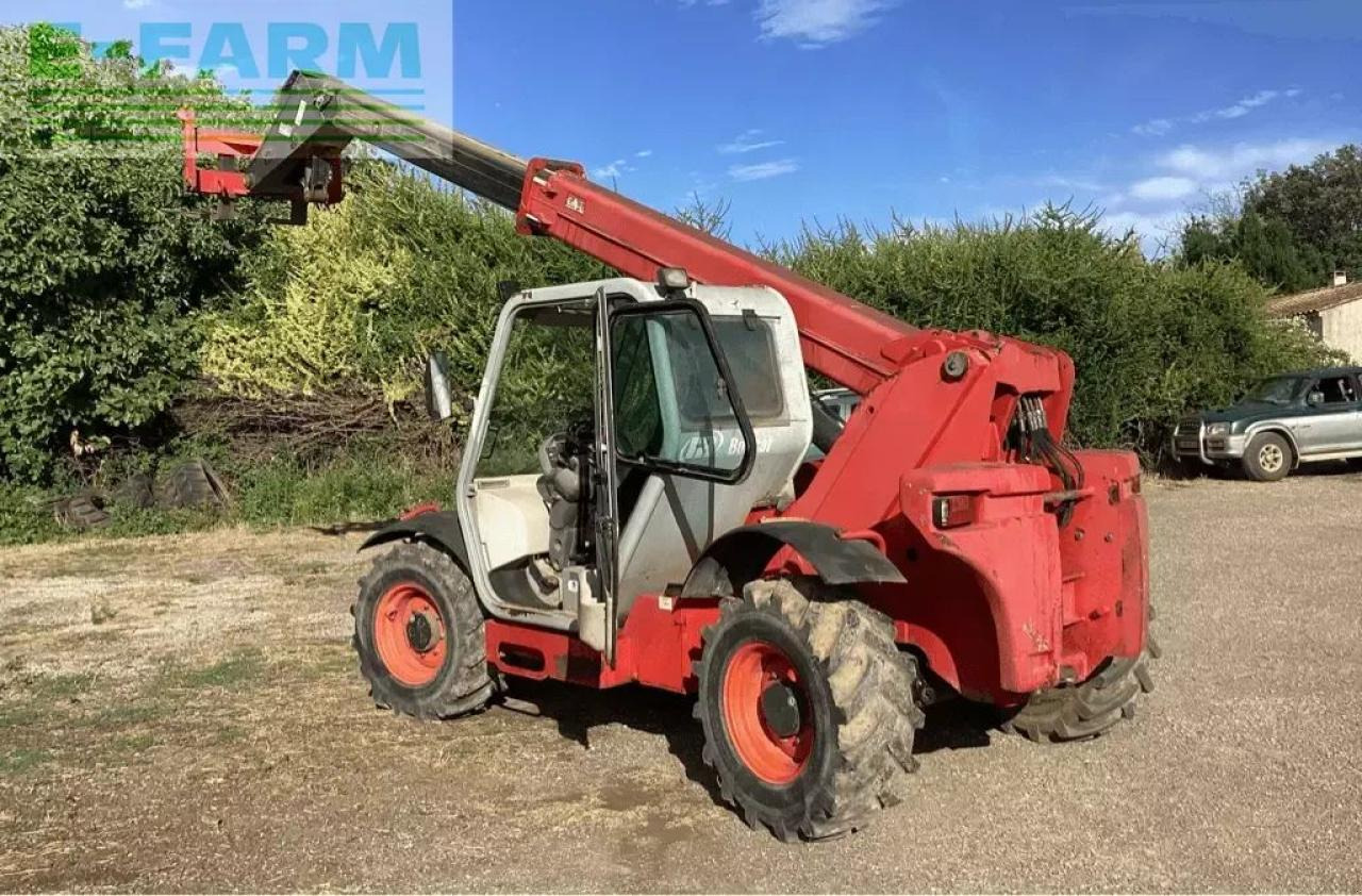 Massey Ferguson telescopique - Teleszkópos rakodó: 1 kép. Massey Ferguson telescopique - Teleszkópos rakodó: 1 kép.