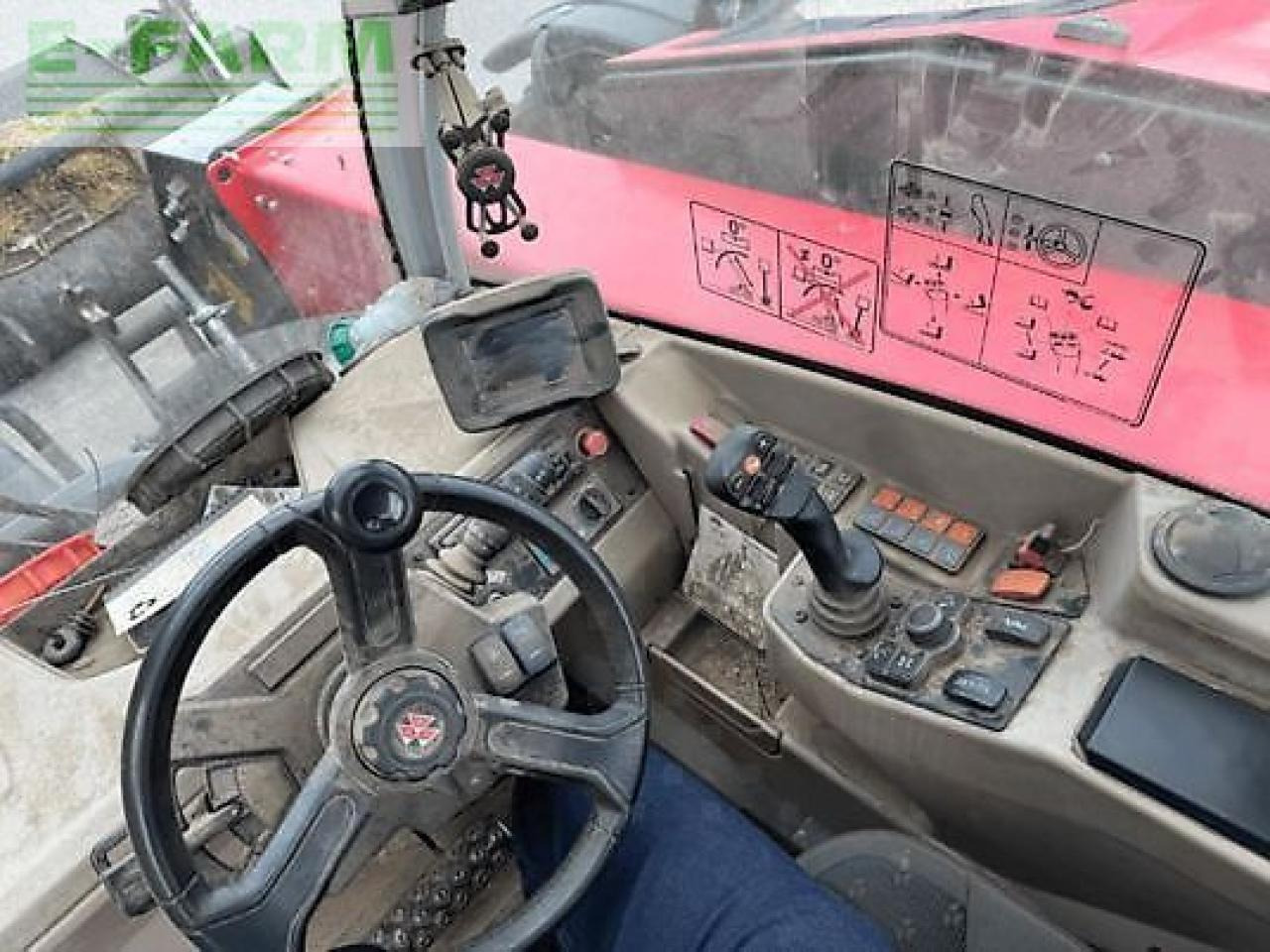 Massey Ferguson th7035 - Teleszkópos rakodó: 4 kép. Massey Ferguson th7035 - Teleszkópos rakodó: 4 kép.