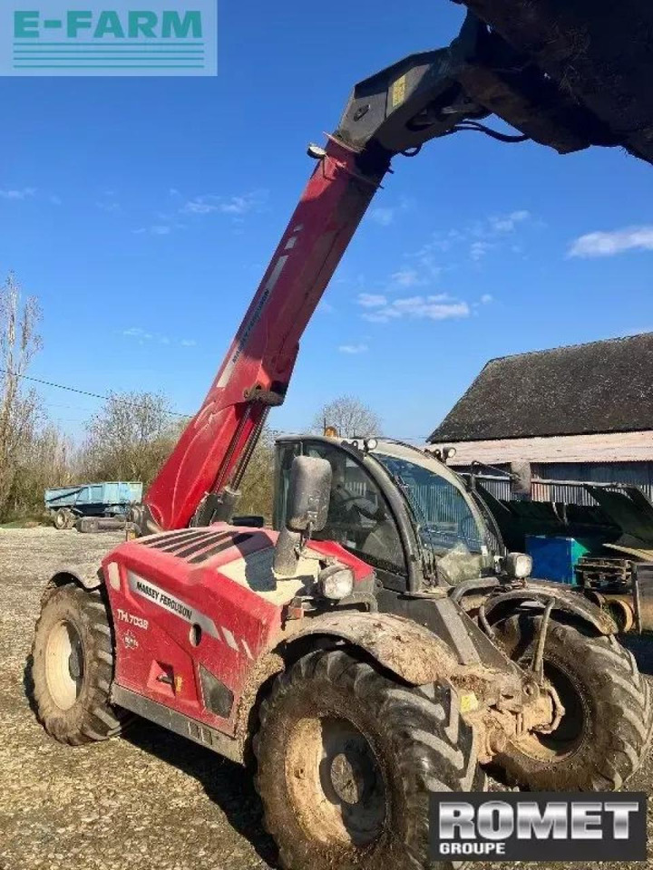 Massey Ferguson th7038 - Teleszkópos rakodó: 1 kép. Massey Ferguson th7038 - Teleszkópos rakodó: 1 kép.