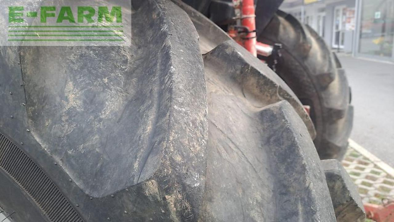 Traktor McCormick mc 115: 11 kép.