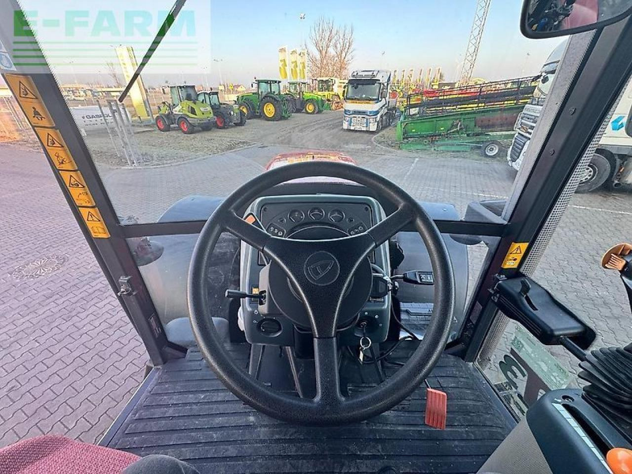 Traktor McCormick ttx230: 15 kép.