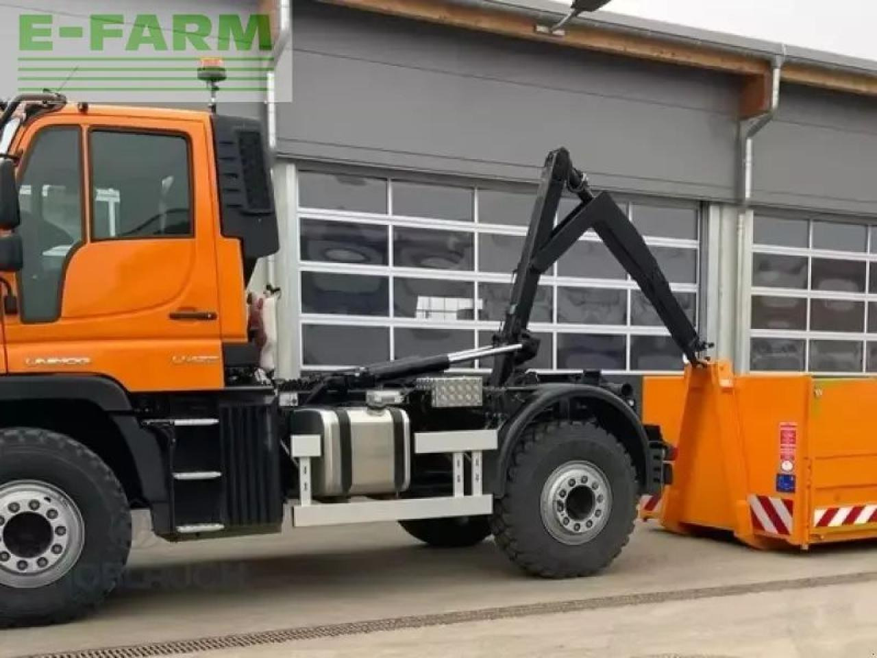 Mercedes-Benz unimog u423 - Traktor: 1 kép. Mercedes-Benz unimog u423 - Traktor: 1 kép.