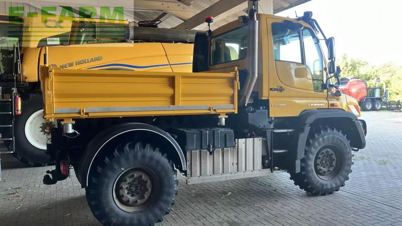 Mercedes-Benz unimog u427 - Traktor: 2 kép. Mercedes-Benz unimog u427 - Traktor: 2 kép.