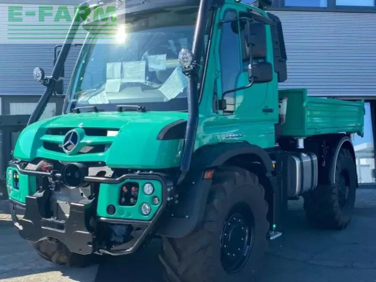 Mercedes-Benz unimog u530 - Traktor: 1 kép. Mercedes-Benz unimog u530 - Traktor: 1 kép.