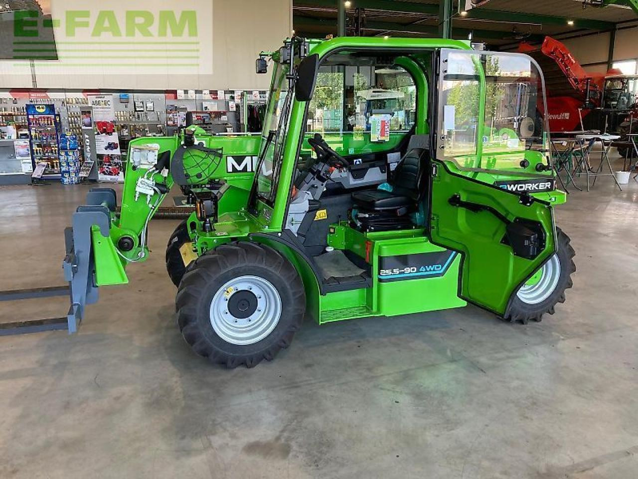 Merlo ew25.5-90 verreiker e-worker - Teleszkópos rakodó: 1 kép. Merlo ew25.5-90 verreiker e-worker - Teleszkópos rakodó: 1 kép.