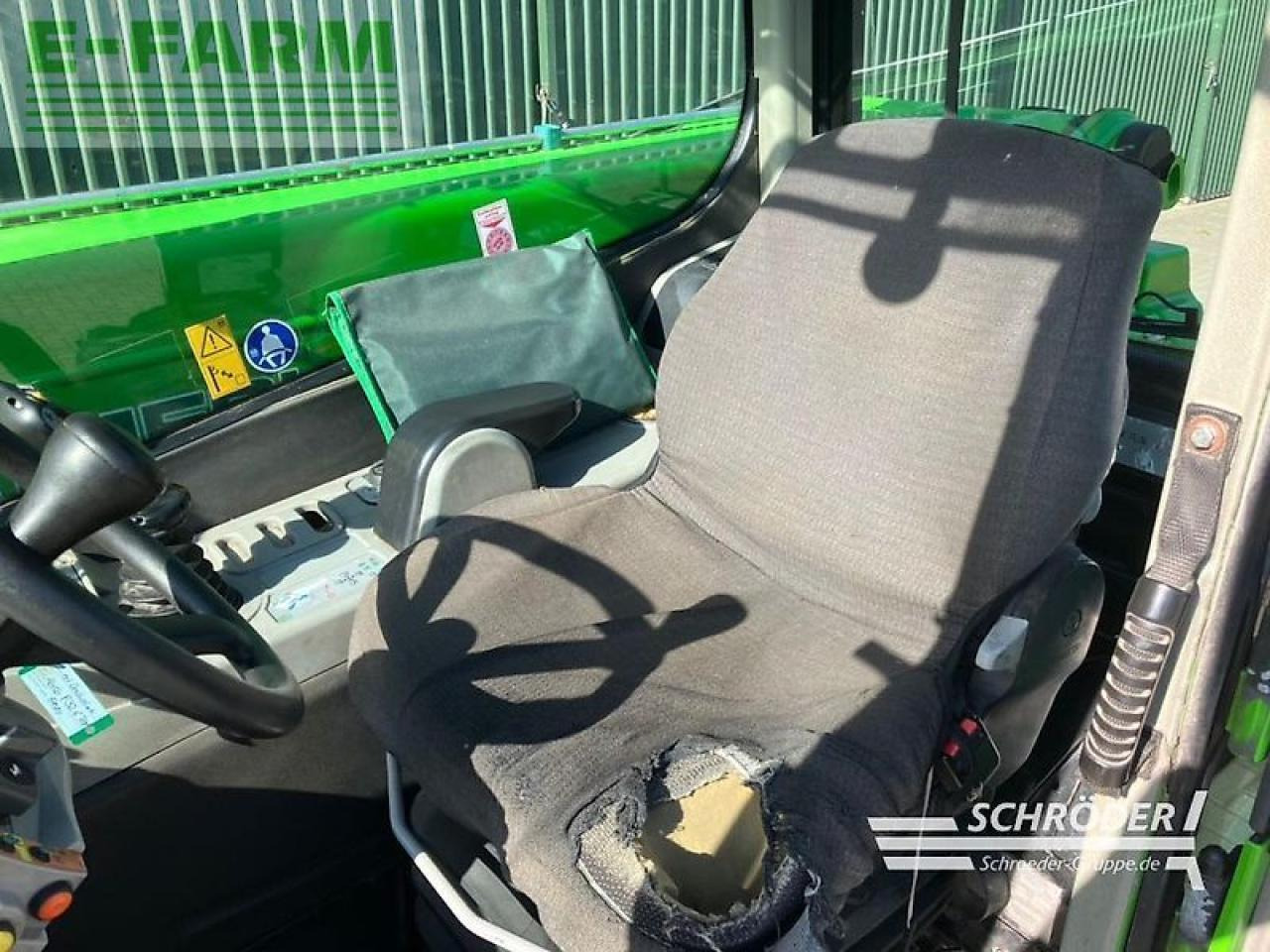 Teleszkópos rakodó Merlo p 32.6 top: 15 kép. Teleszkópos rakodó Merlo p 32.6 top: 15 kép.