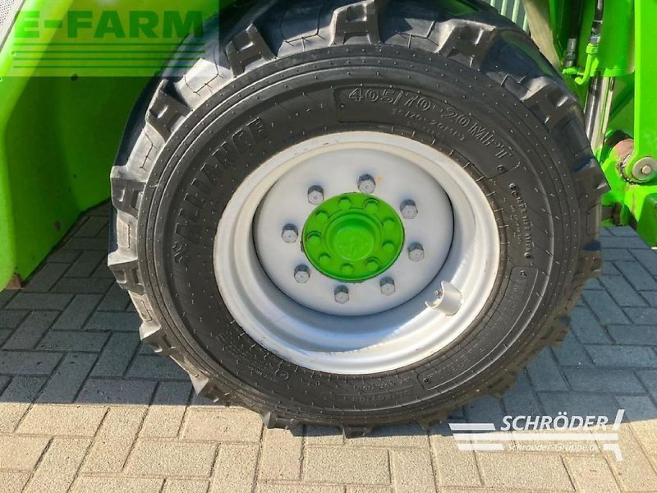 Teleszkópos rakodó Merlo p 32.6 top: 9 kép. Teleszkópos rakodó Merlo p 32.6 top: 9 kép.