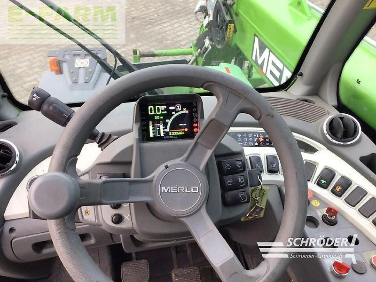 Merlo tf 42.7 - 136 - Teleszkópos rakodó: 2 kép. Merlo tf 42.7 - 136 - Teleszkópos rakodó: 2 kép.