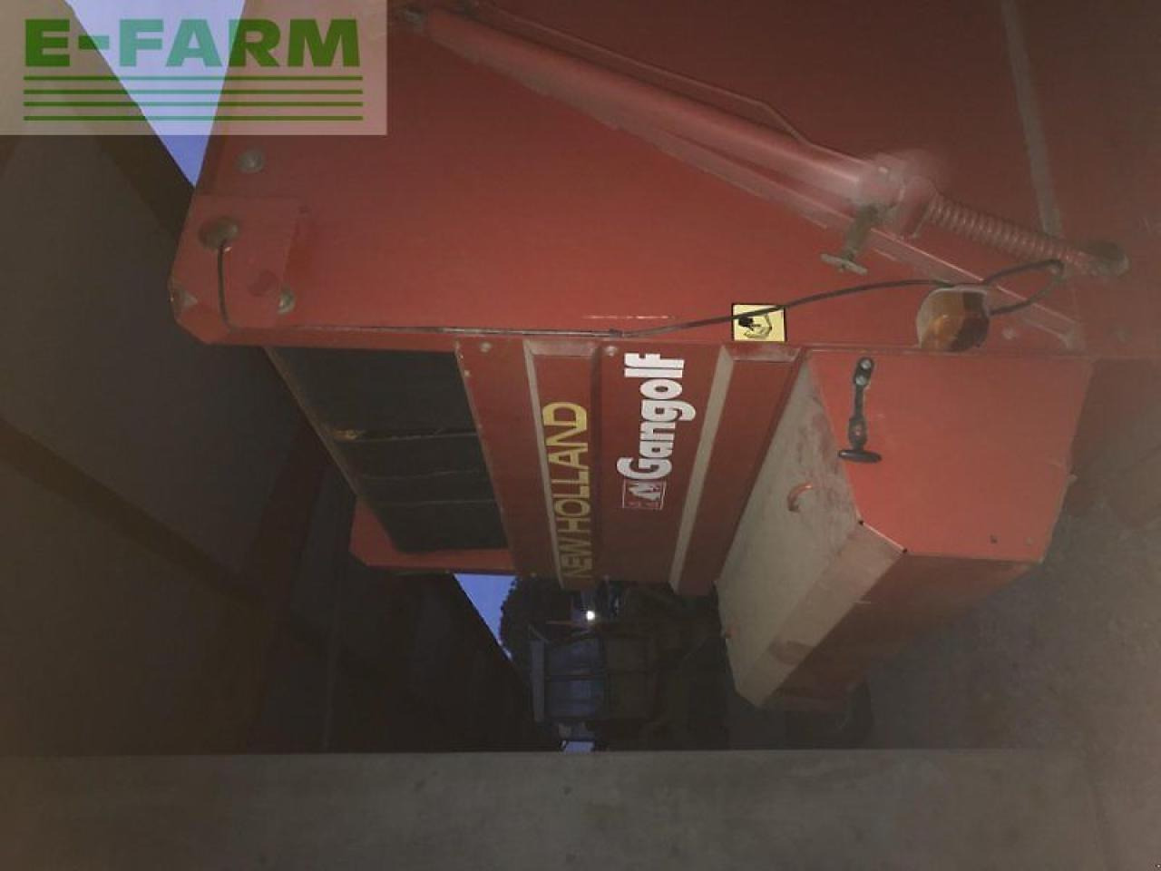 New Holland 640 B Bale Command - Kocka bálázó: 4 kép. New Holland 640 B Bale Command - Kocka bálázó: 4 kép.