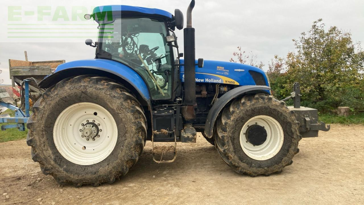 New Holland T7050 - Traktor: 5 kép. New Holland T7050 - Traktor: 5 kép.