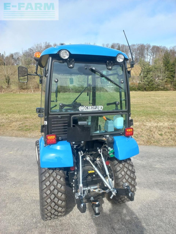 New Holland boomer 25 - Traktor: 2 kép. New Holland boomer 25 - Traktor: 2 kép.