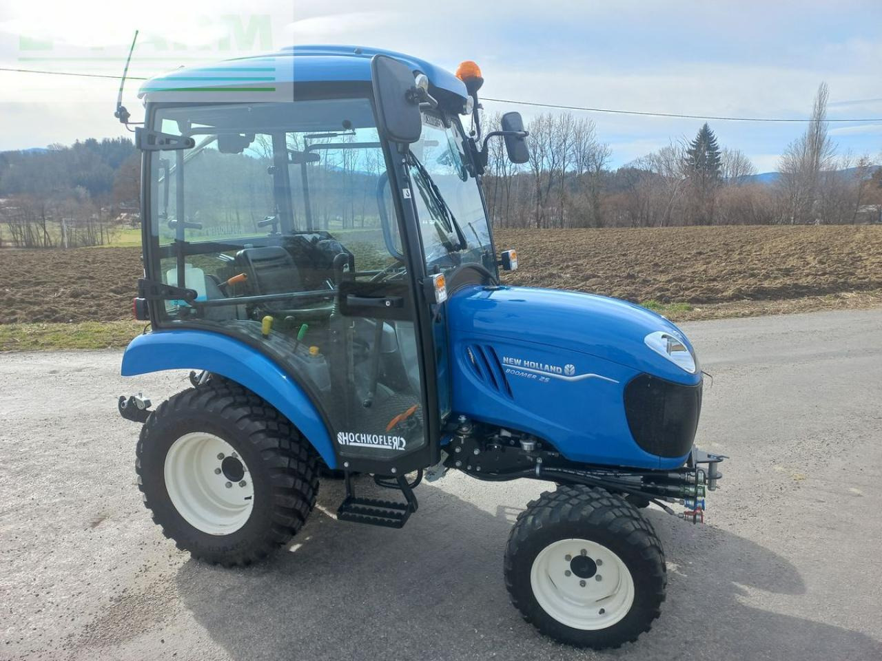 New Holland boomer 25 - Traktor: 4 kép. New Holland boomer 25 - Traktor: 4 kép.