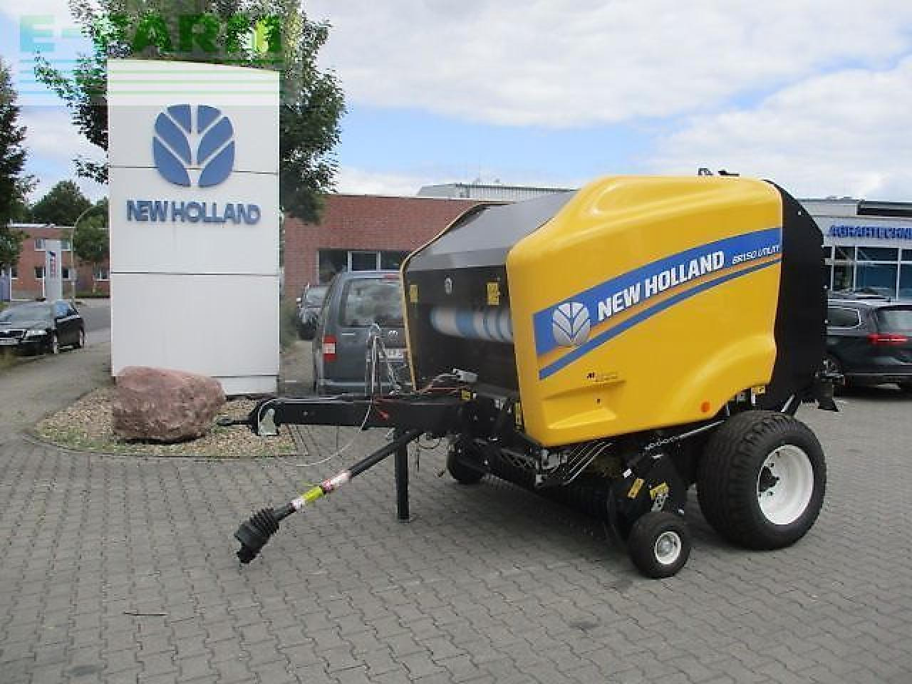 New Holland br 150 utility - Kocka bálázó: 1 kép. New Holland br 150 utility - Kocka bálázó: 1 kép.