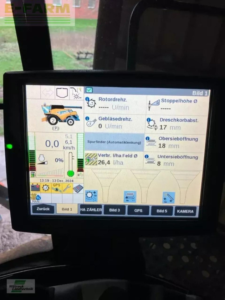 New Holland cr 8.80 - Kombájn: 4 kép. New Holland cr 8.80 - Kombájn: 4 kép.