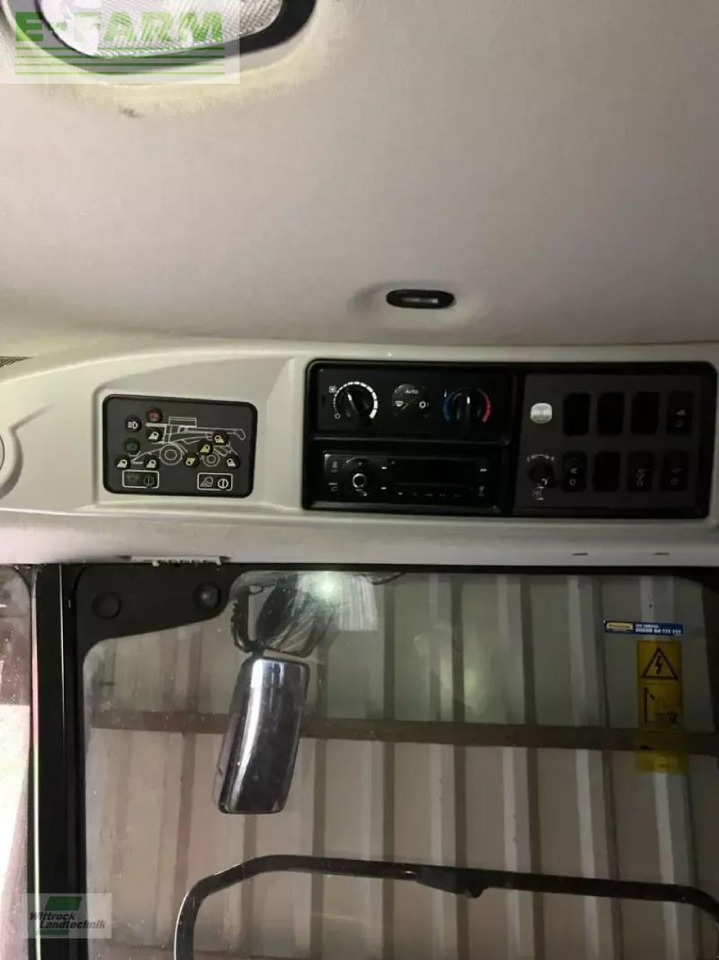 New Holland cr 8.80 - Kombájn: 3 kép. New Holland cr 8.80 - Kombájn: 3 kép.