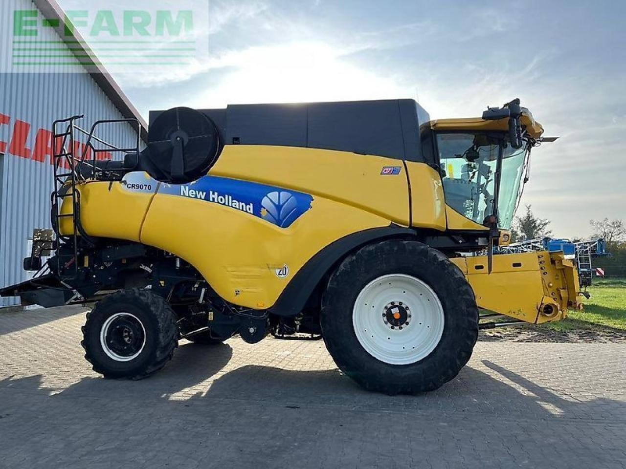 New Holland cr 9070 - Kombájn: 4 kép. New Holland cr 9070 - Kombájn: 4 kép.
