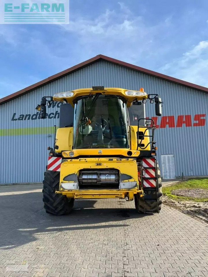 New Holland cr 9070 - Kombájn: 2 kép. New Holland cr 9070 - Kombájn: 2 kép.