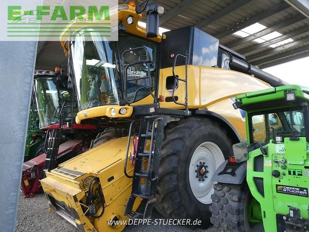 New Holland cr 9090 elevation - Kombájn: 1 kép. New Holland cr 9090 elevation - Kombájn: 1 kép.