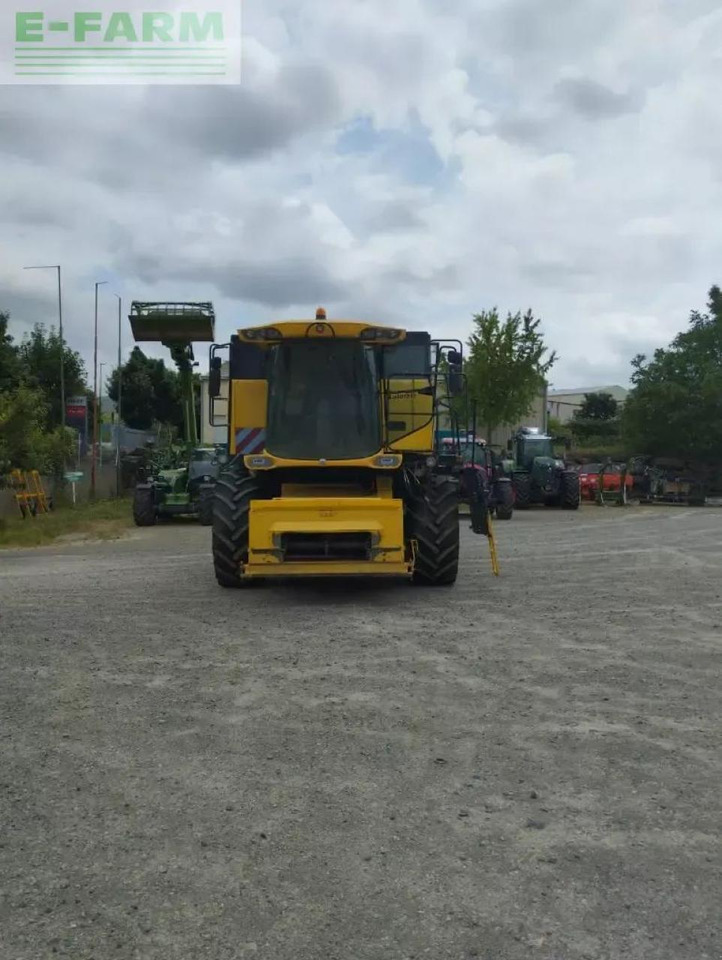 New Holland csx 7050 - Kombájn: 3 kép. New Holland csx 7050 - Kombájn: 3 kép.