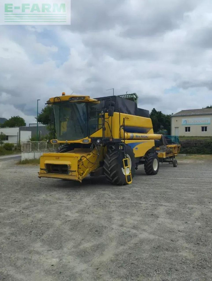New Holland csx 7050 - Kombájn: 1 kép. New Holland csx 7050 - Kombájn: 1 kép.