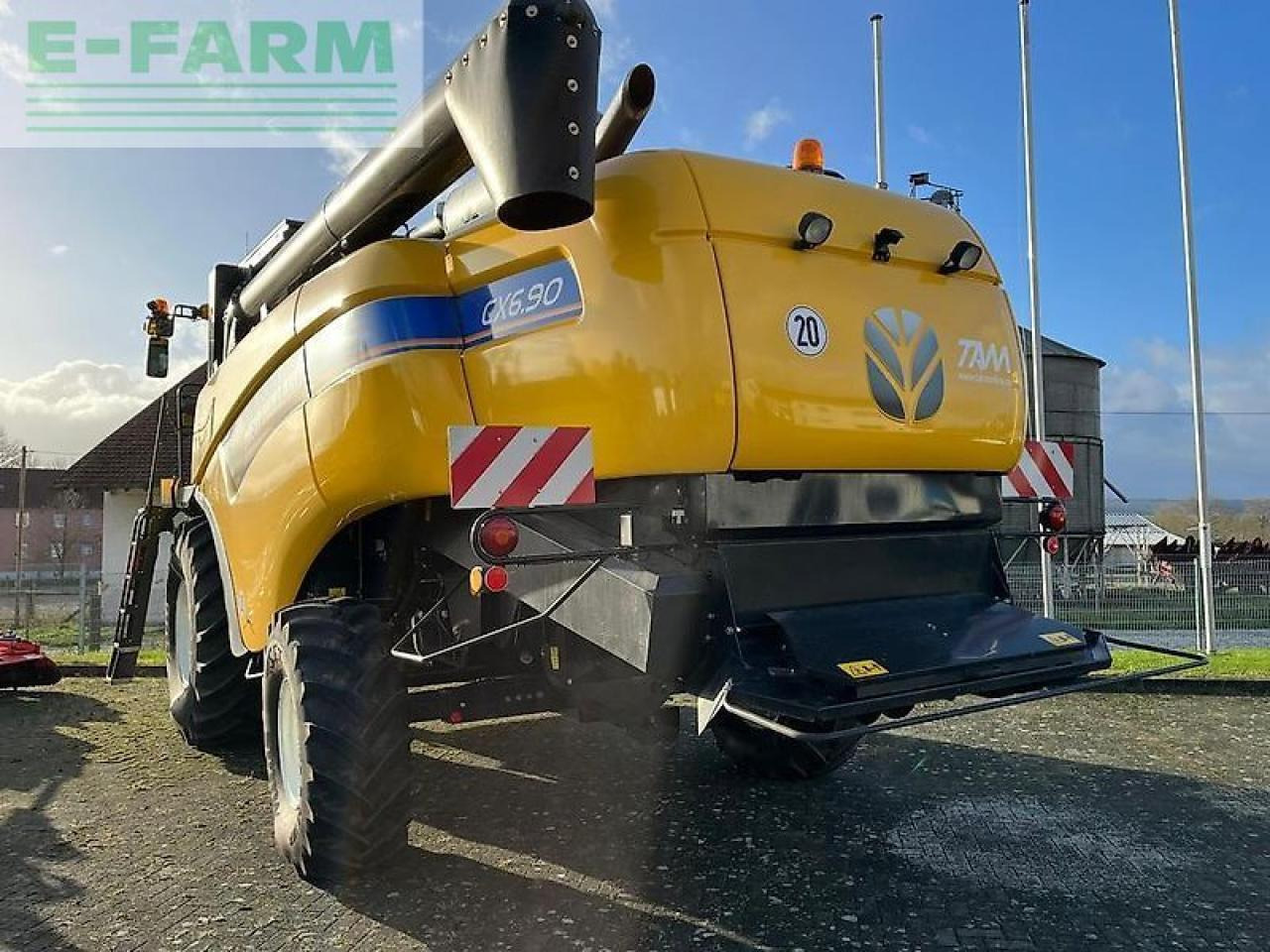 New Holland cx 6.90 schüttler mähdrescher + 7,6m sw + sww - Kombájn: 4 kép. New Holland cx 6.90 schüttler mähdrescher + 7,6m sw + sww - Kombájn: 4 kép.