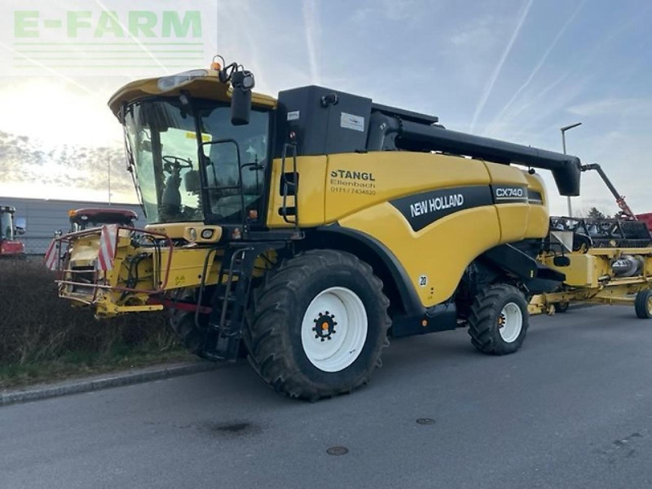 New Holland cx 740 - Kombájn: 1 kép. New Holland cx 740 - Kombájn: 1 kép.