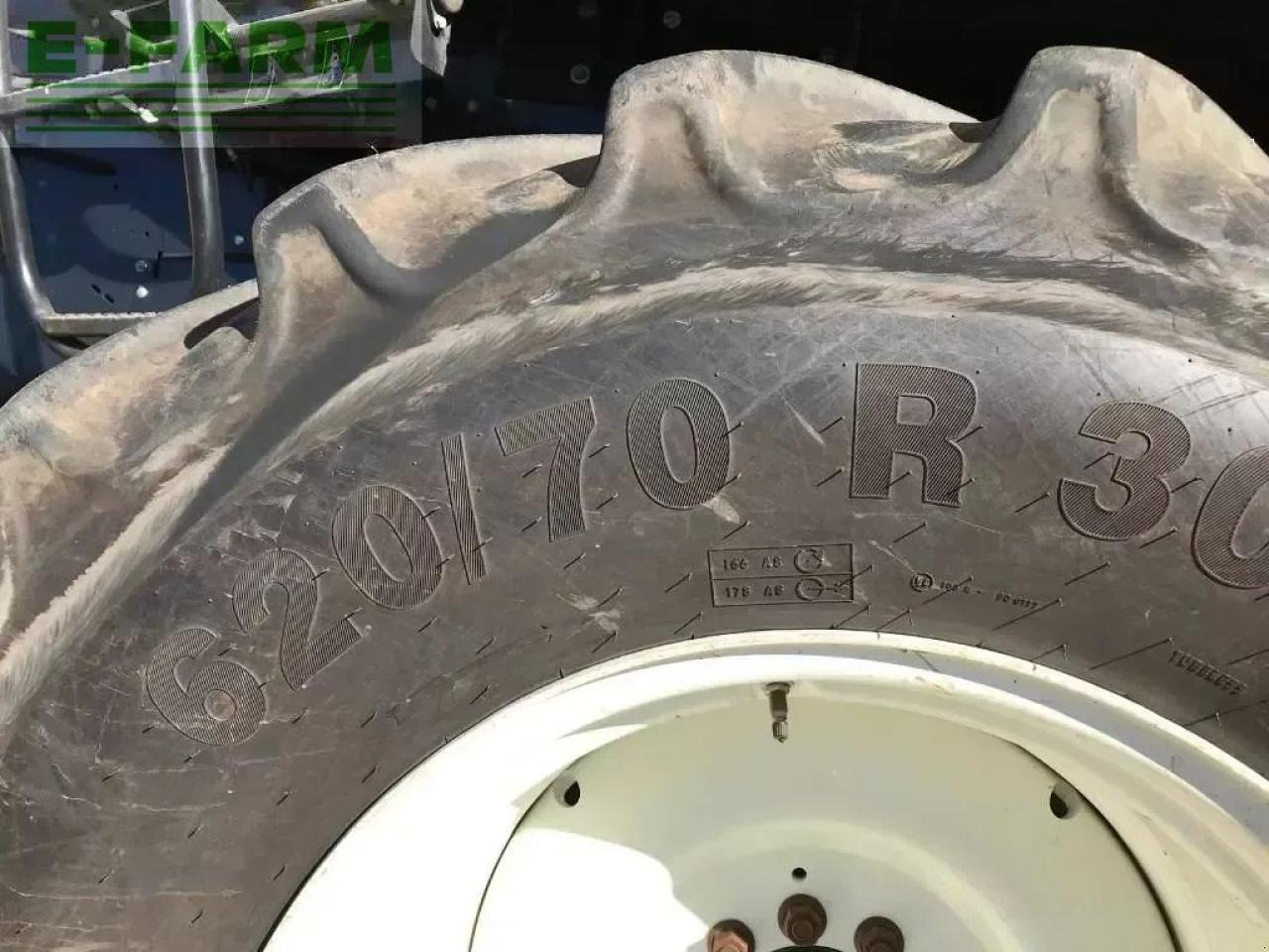 Kombájn New Holland cx 8.90 slh: 12 kép.