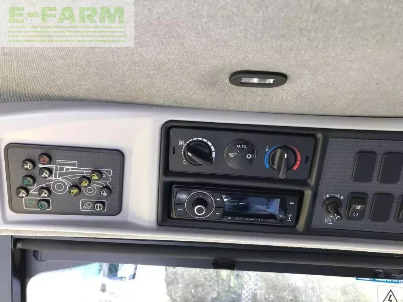 Kombájn New Holland cx 8.90 slh: 14 kép.