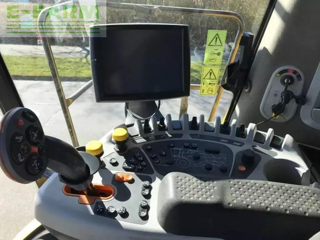 Kombájn New Holland cx 8.90 slh: 13 kép.