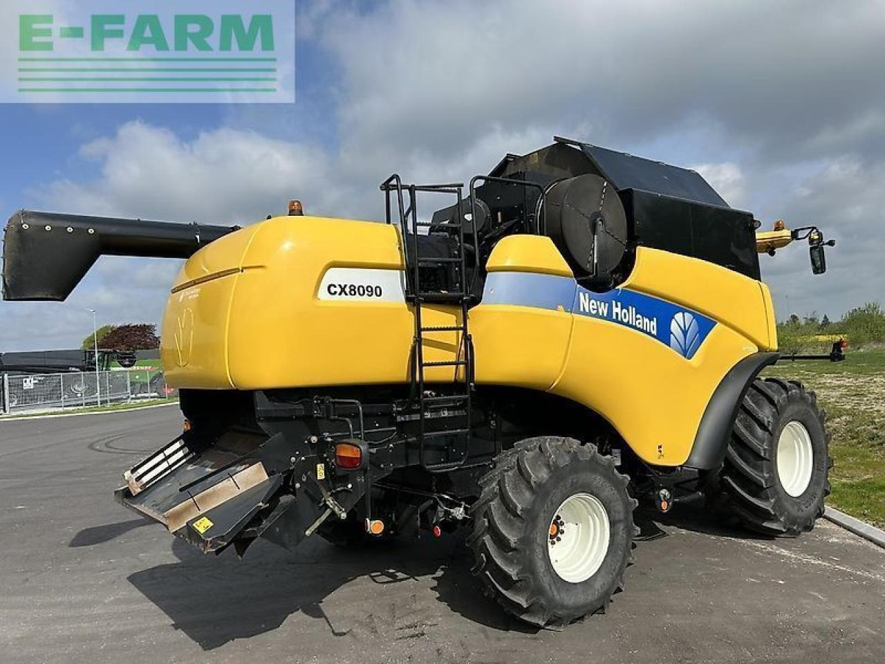 New Holland cx 8090 - Kombájn: 3 kép. New Holland cx 8090 - Kombájn: 3 kép.