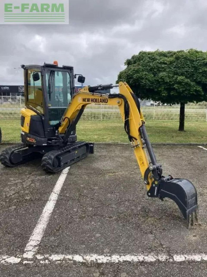 New Holland e 25 d - Minikotró: 2 kép. New Holland e 25 d - Minikotró: 2 kép.