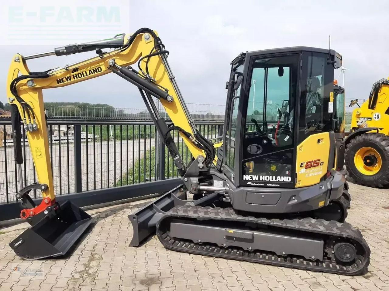 New Holland e65d - Minikotró: 4 kép. New Holland e65d - Minikotró: 4 kép.