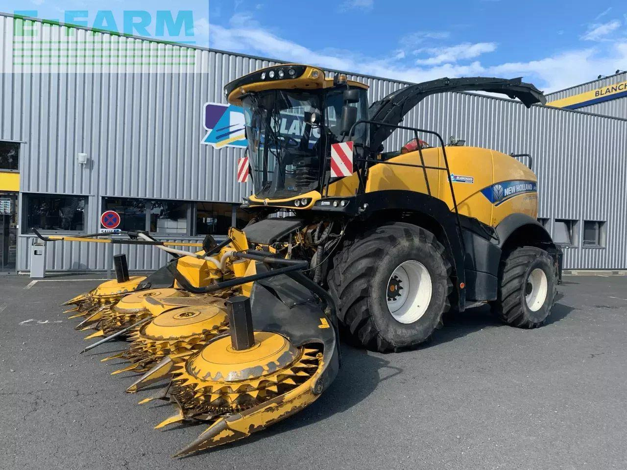 New Holland fr 550 - Önjáró szecskázógép: 1 kép. New Holland fr 550 - Önjáró szecskázógép: 1 kép.