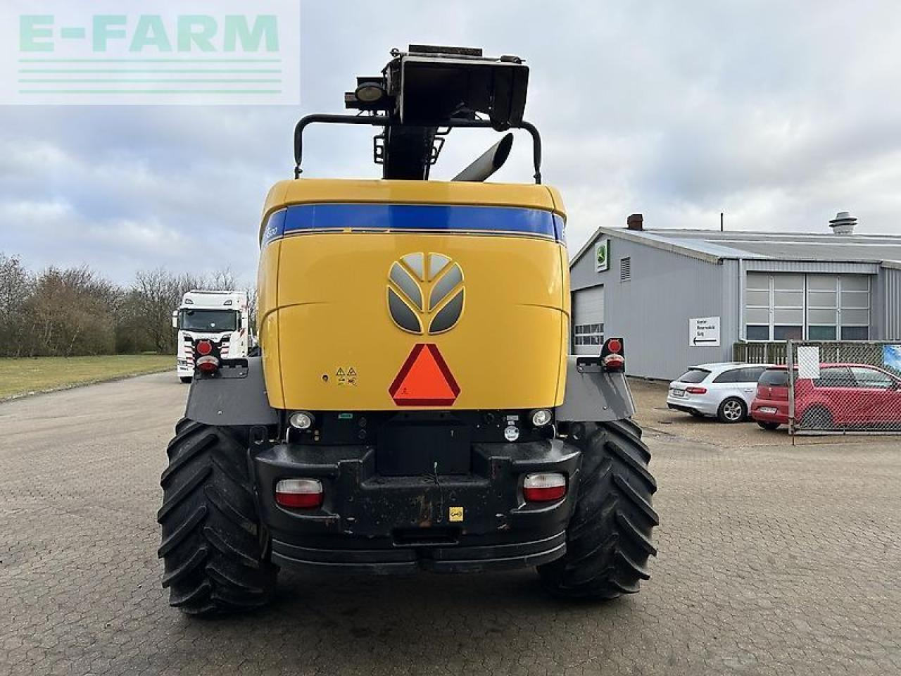 New Holland fr 600 - Önjáró szecskázógép: 2 kép. New Holland fr 600 - Önjáró szecskázógép: 2 kép.